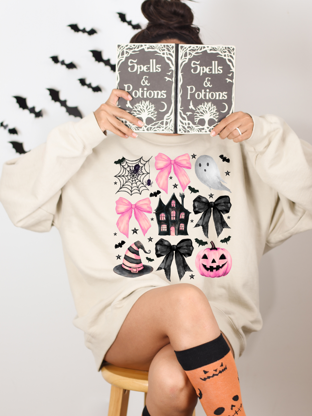 HALLOWEEN GIRLIE DOODLE CREWNECK