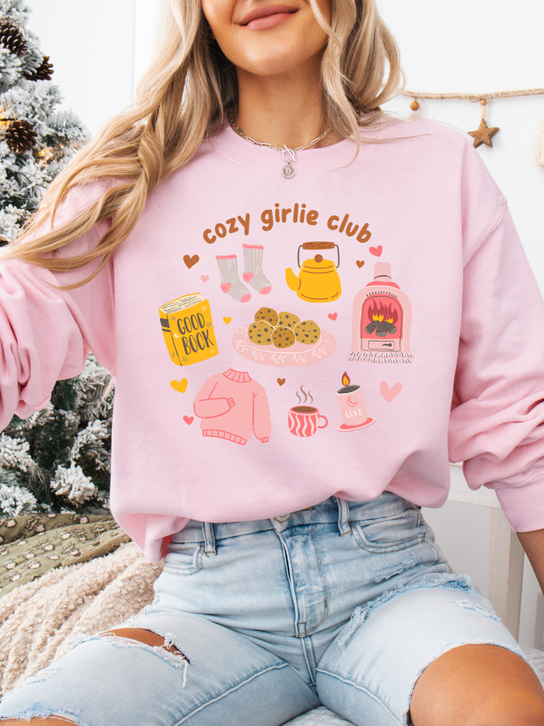 COZY GIRLIE CLUB CREWNECK