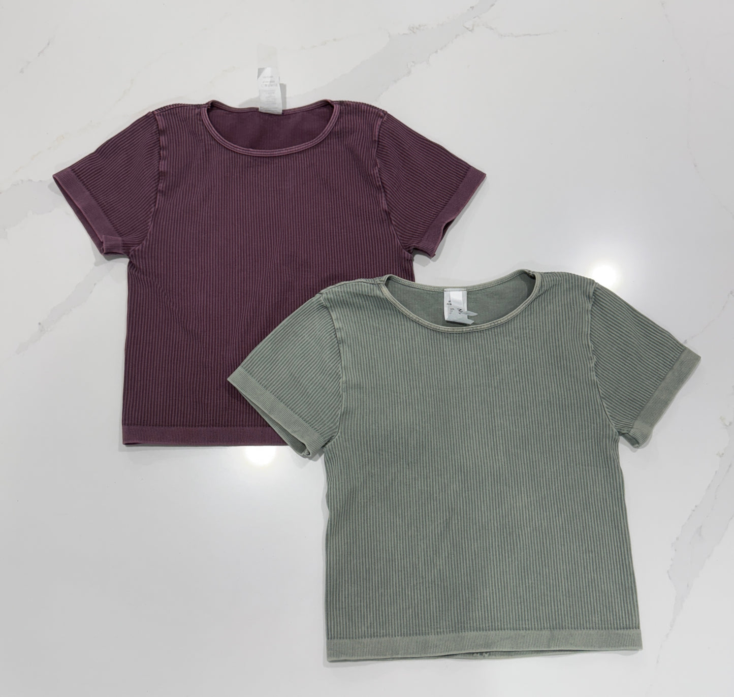 SEAMLESS BABY TEE (2 COLORS)