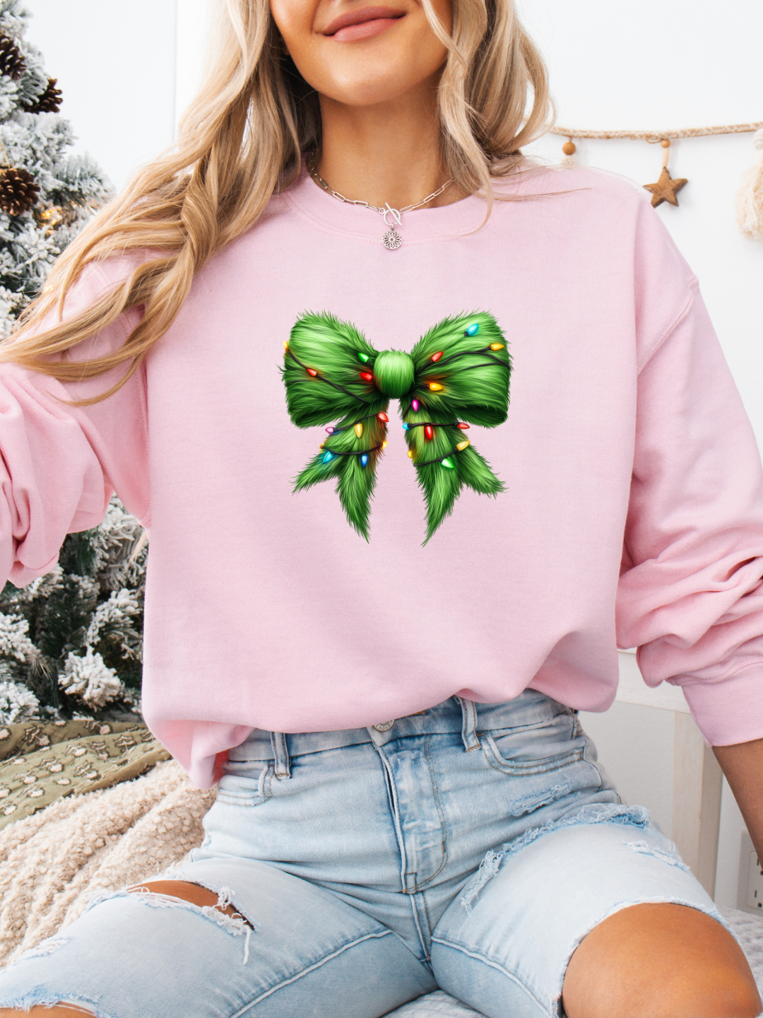 CHRISTMAS LIGHTS BOW CREWNECK