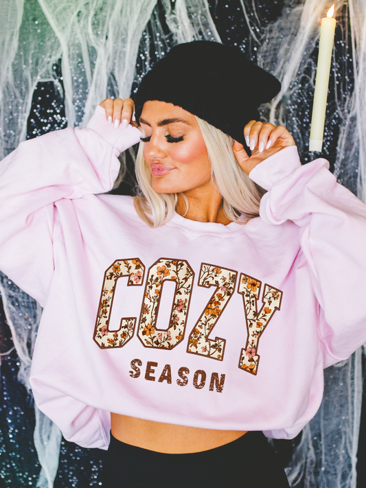 COZY SEASON CREWNECK