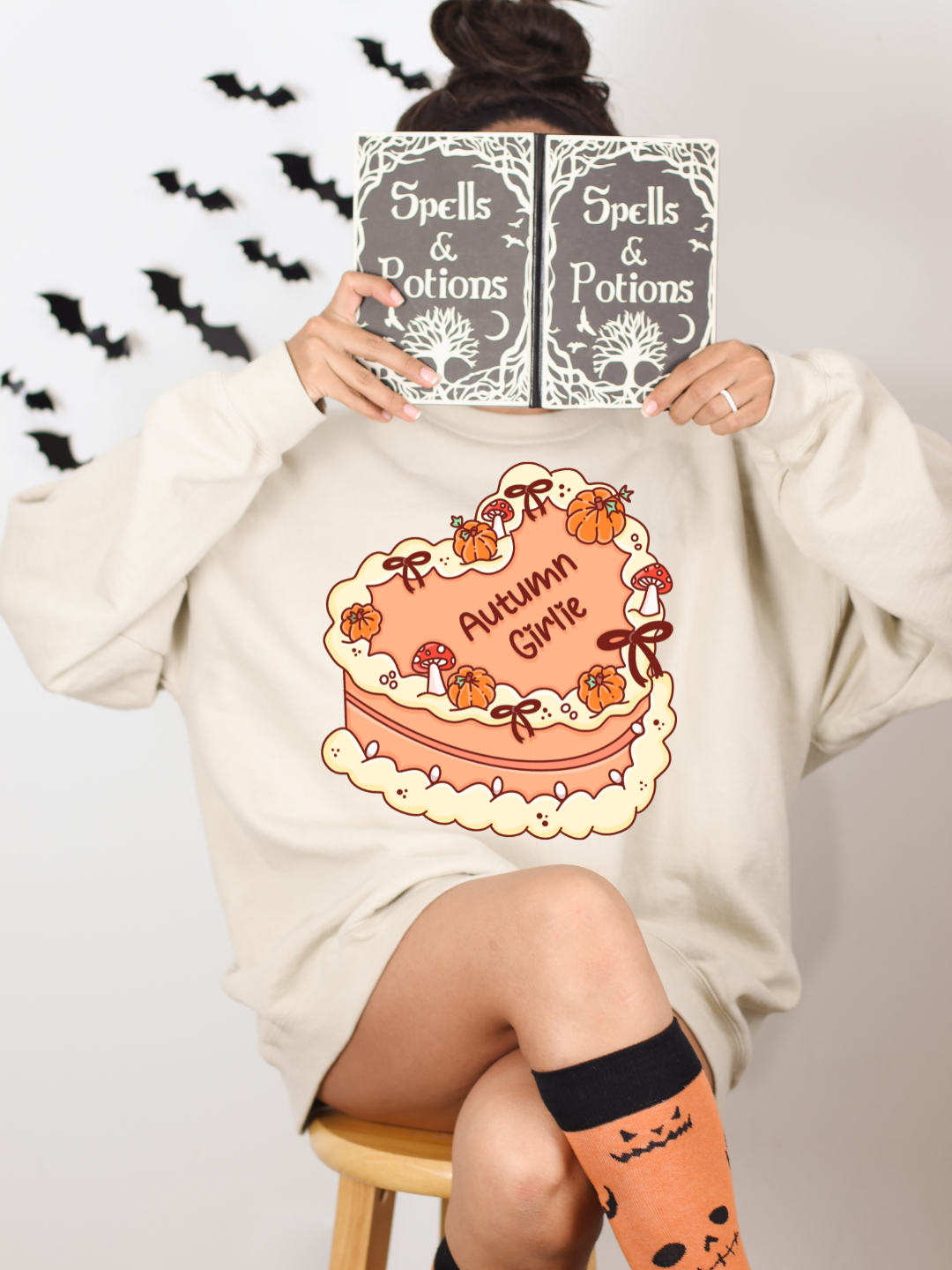 AUTUMN GIRLIE CAKE CREWNECK