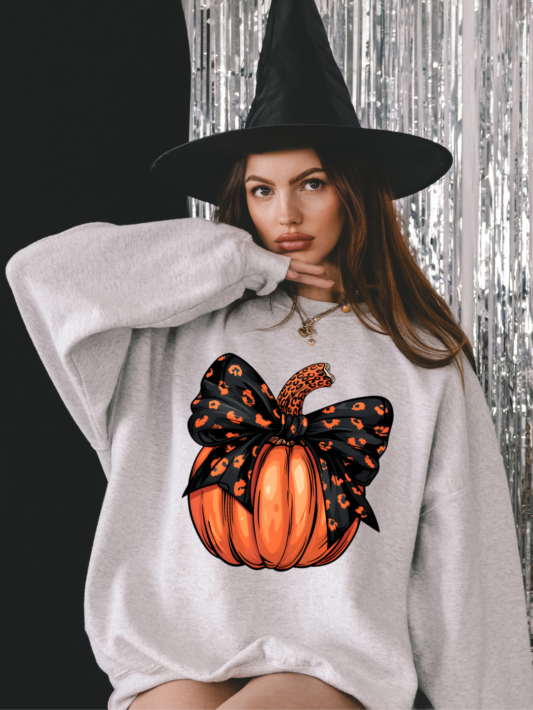PUMPKIN CHEETAH BOW CREWNECK