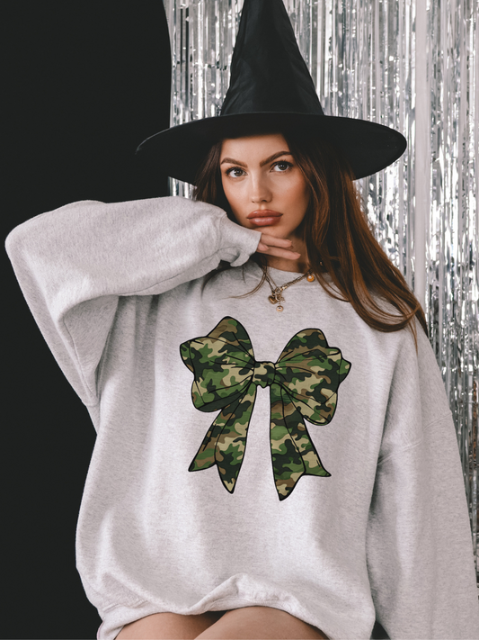 CAMO BOW CREWNECK