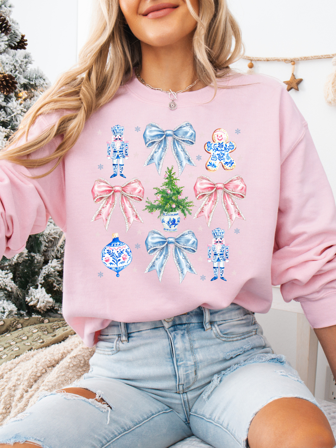 NUTCRACKER & BOWS CHRISTMAS CREWNECK