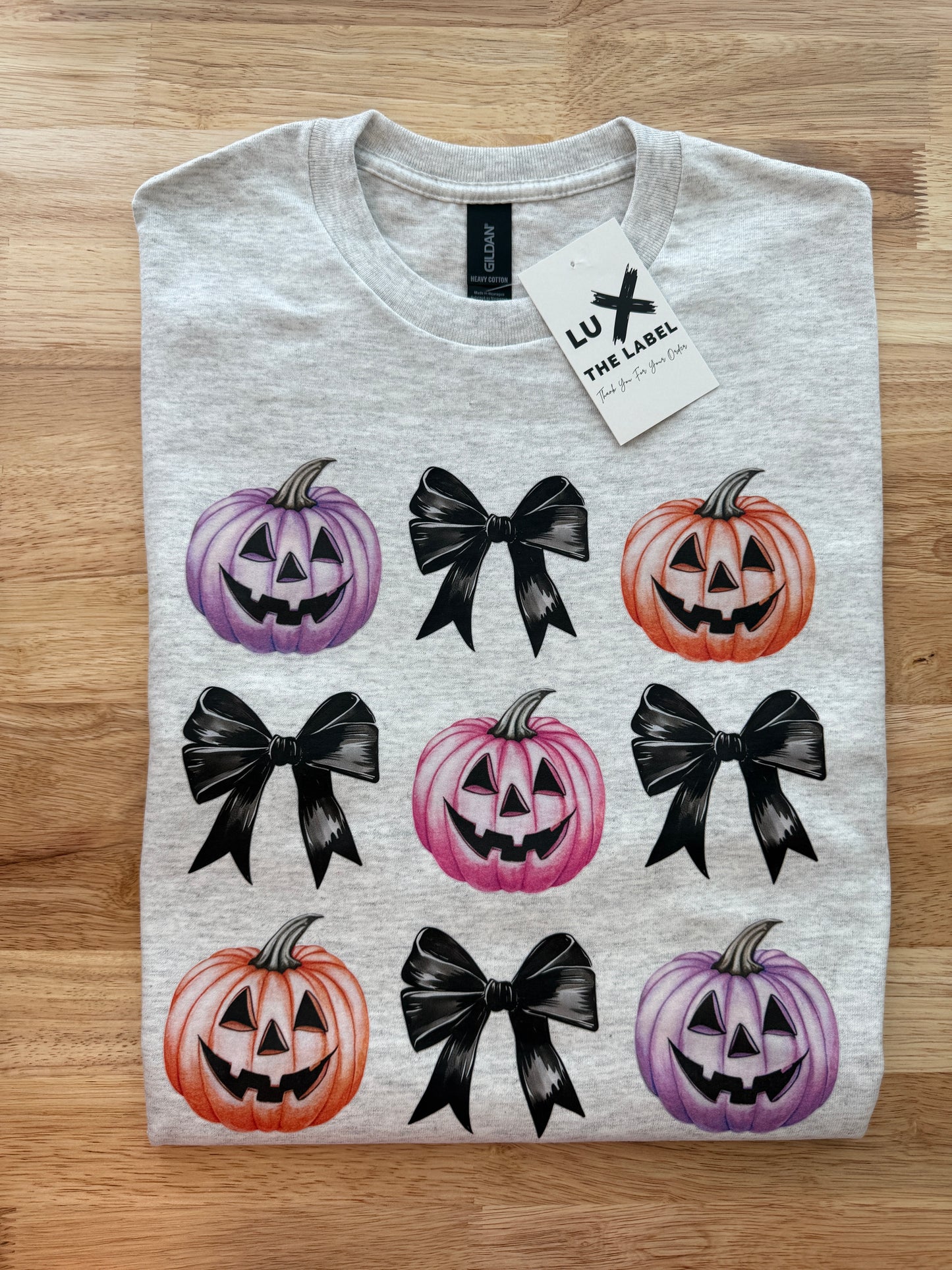 PUMPKIN AND BOWS HALLOWEEN T-SHIRT