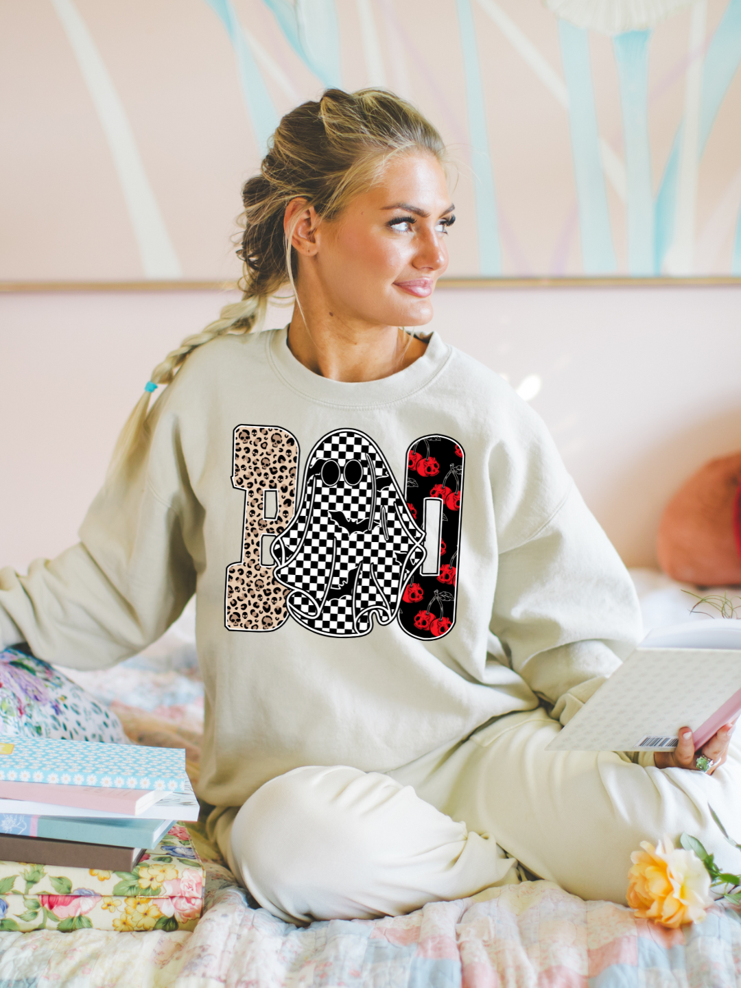 BOO CREWNECK
