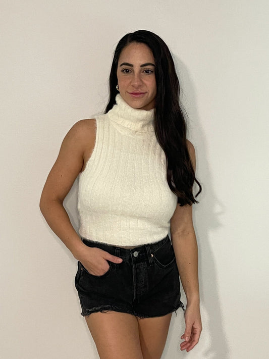 SNOW WHITE TOP